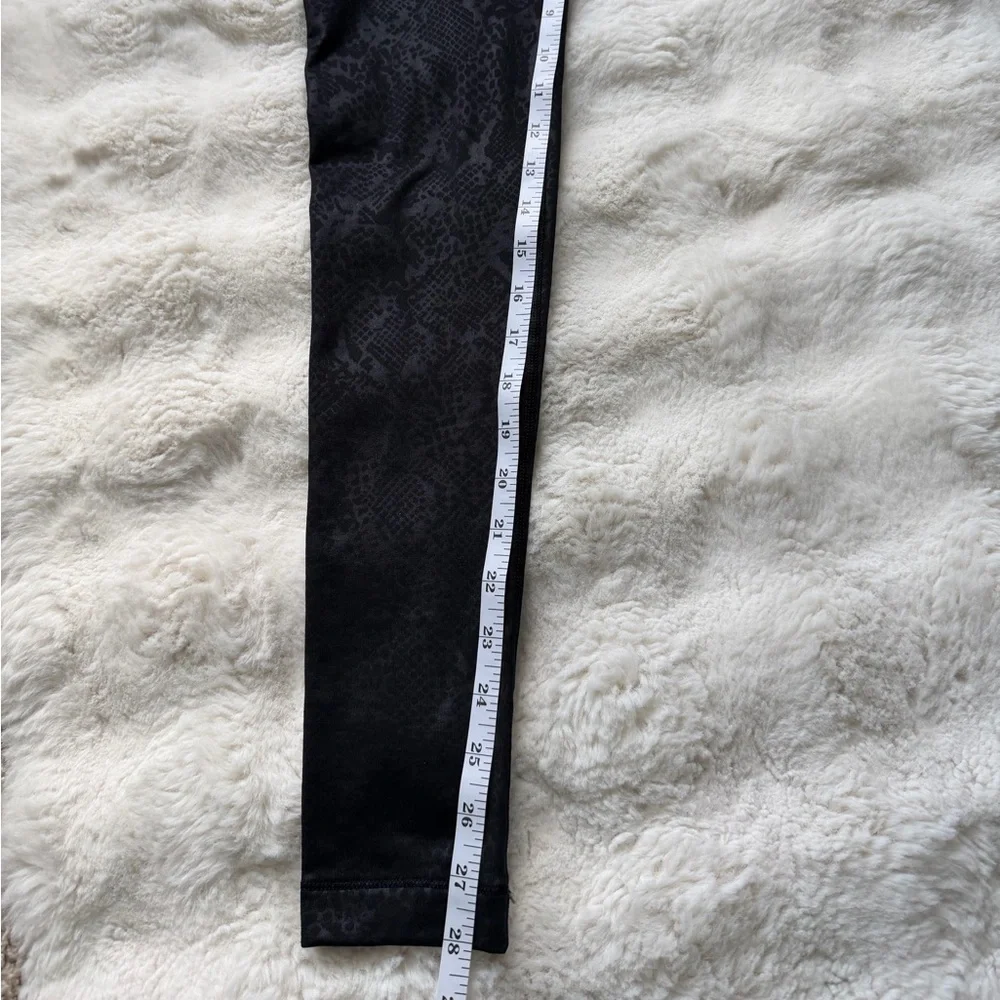Nike Pro Dri - Fit Women's Black Snakeskin Patterned Leggings-S